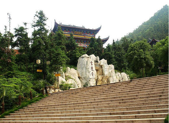 梦山灵应寺南昌江西寺院