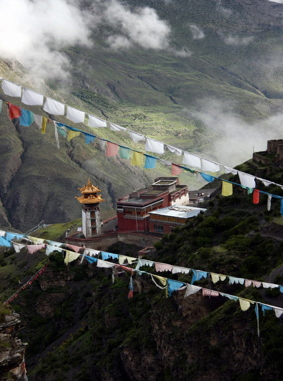 卓沃隆寺洛扎县西藏寺院