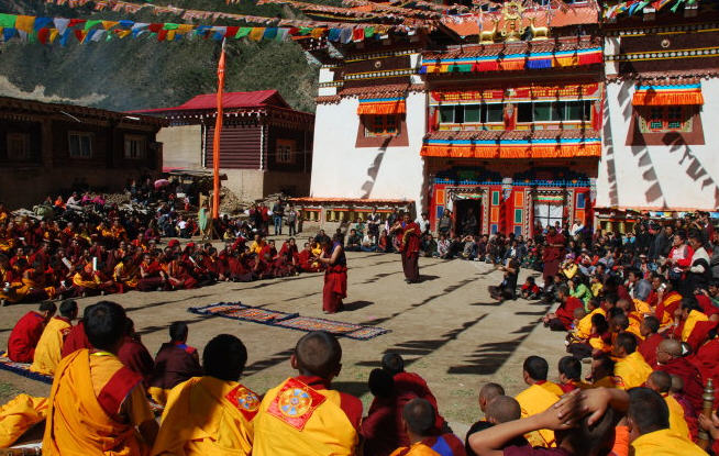 新龙县冷布如意寺甘孜州四川寺院
