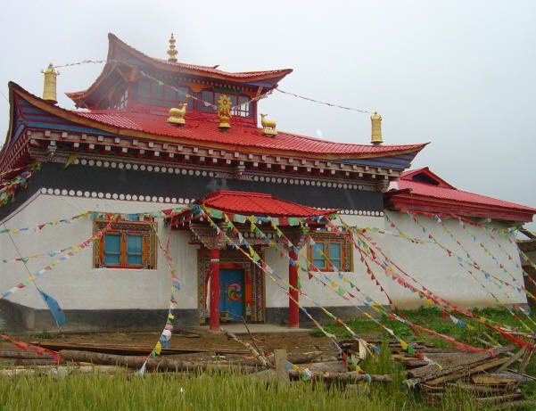 新龙县纳卡寺甘孜州四川寺院