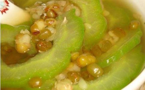 绿豆苦瓜莲子汤