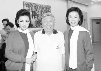 文汇报:阎肃不老的歌